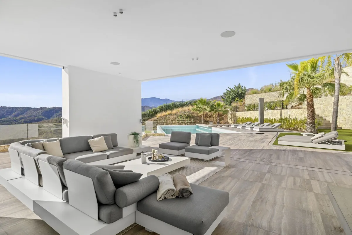 2d452868-f476-4e83-81c1-26e19c93a401