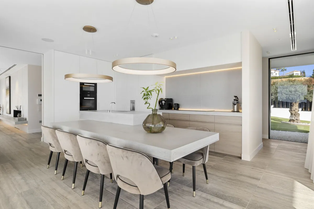 4f002843-a2e6-4b7d-9533-be81650983b4