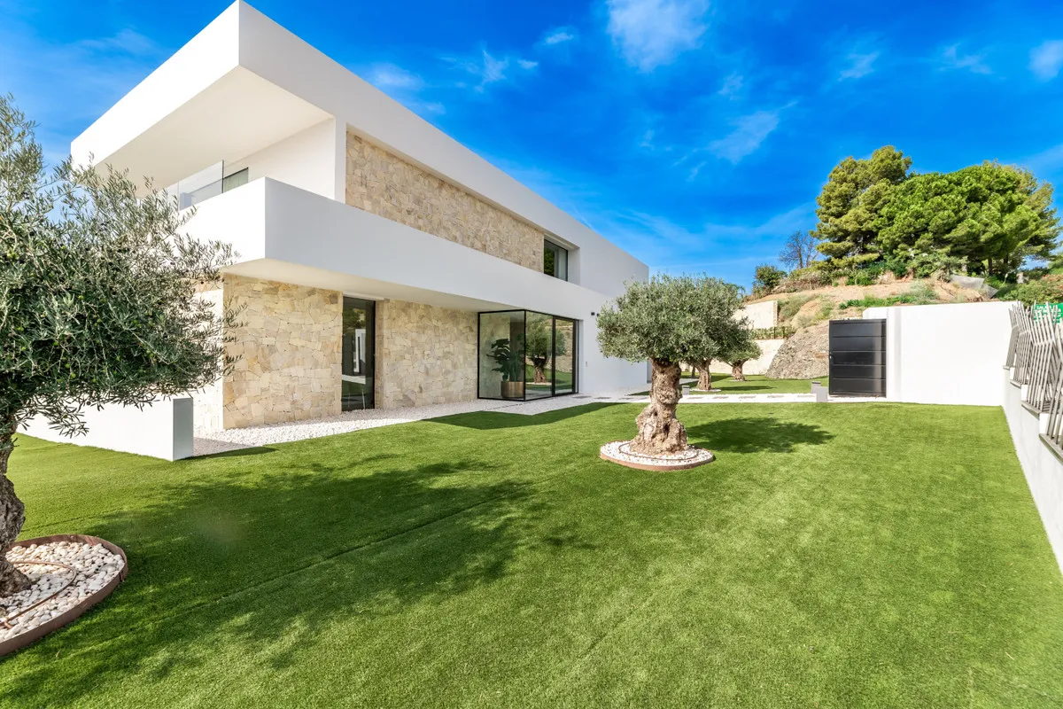 6847c12b-9669-4117-bcfd-eac4e58e3625