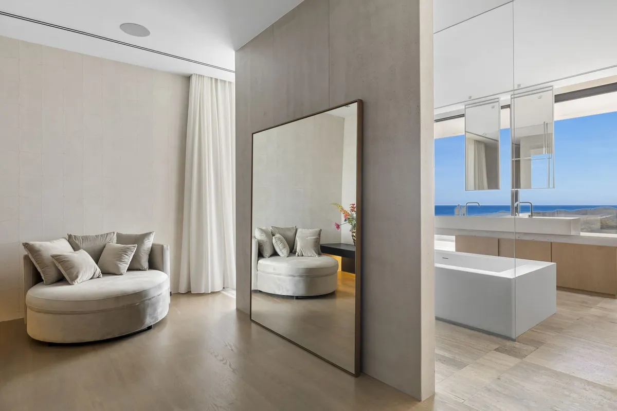 85ab1b5c-67b3-4af0-a9fc-184341bb6fc5