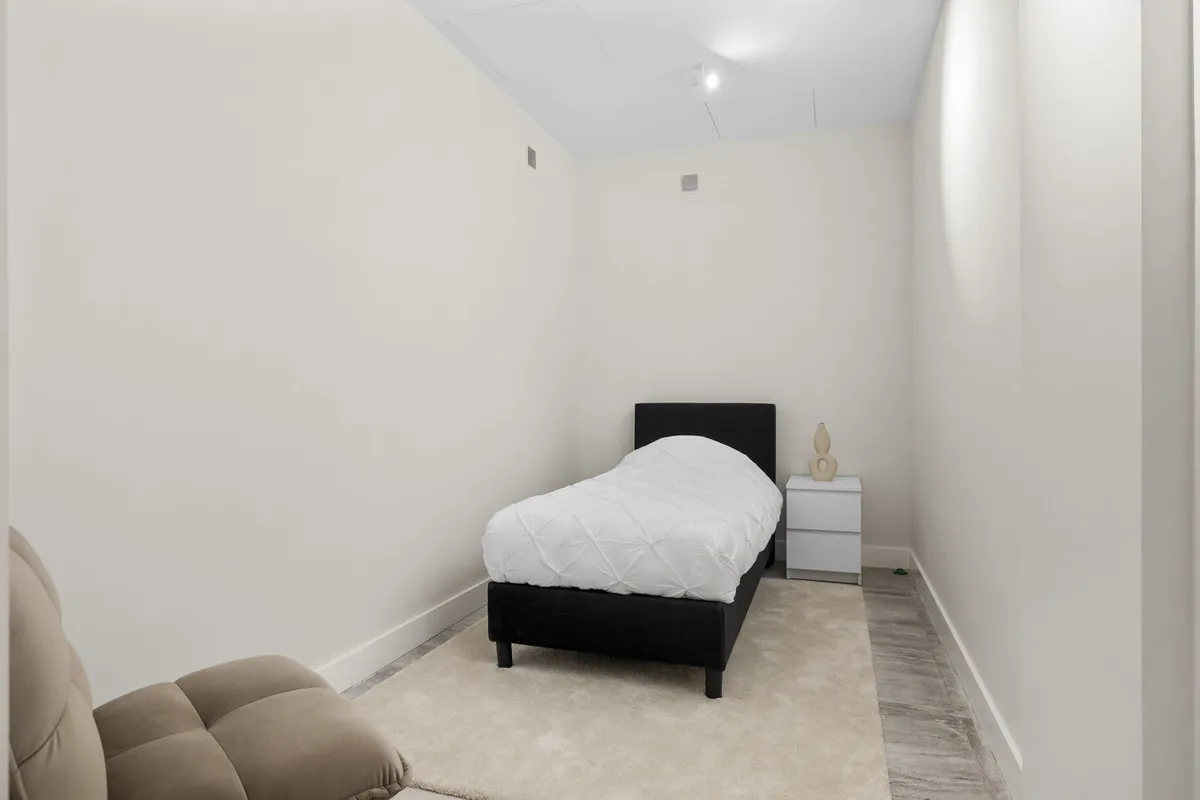 ac25c1d8-a2a8-4009-831a-9e0d41d63767