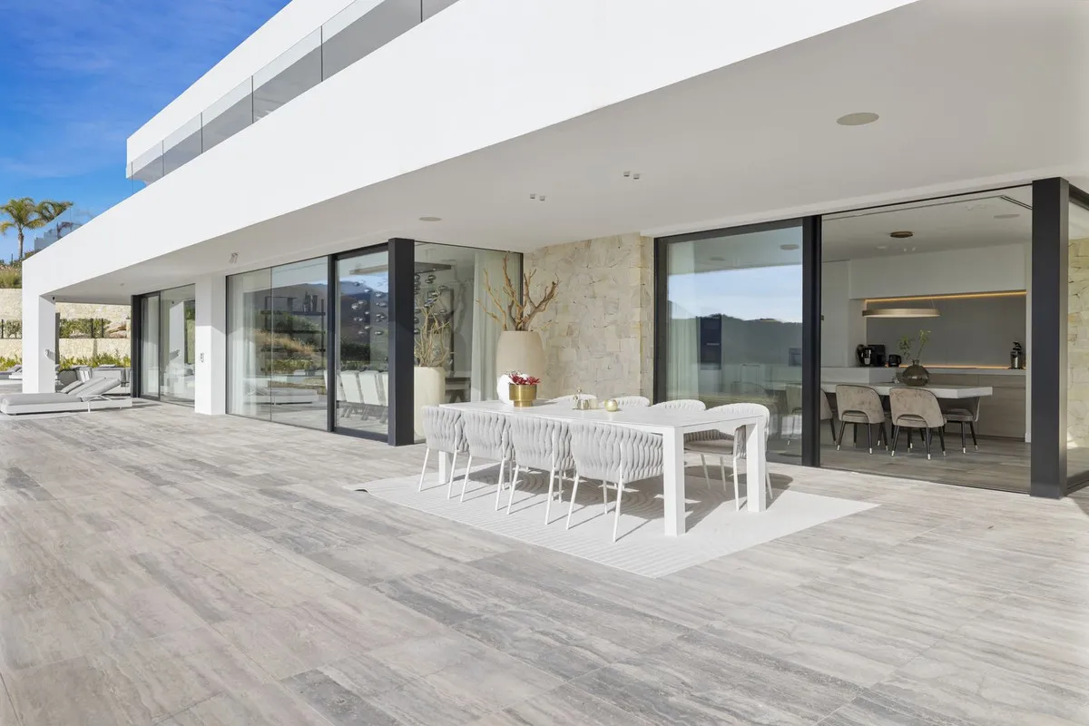 cba1b04c-5cd8-4e3c-9e17-bceb16f65f7e