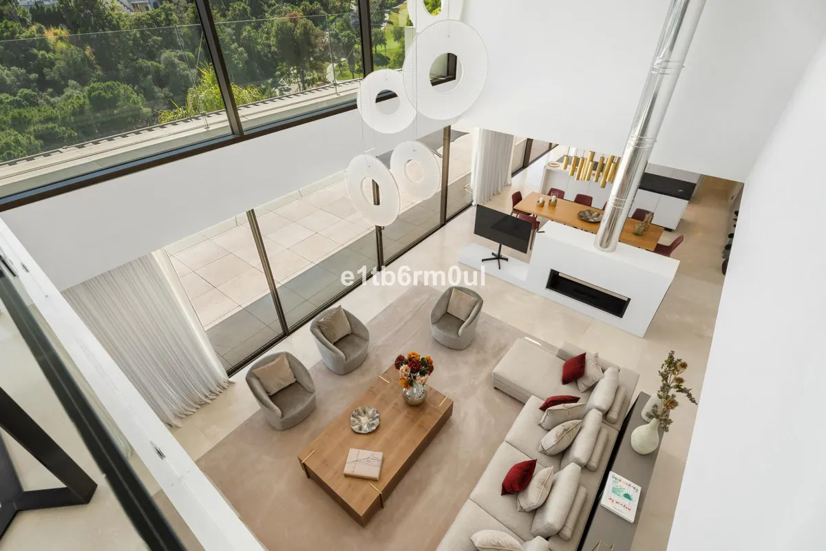 16153929-71f3-42ad-b84f-077388bc81f5