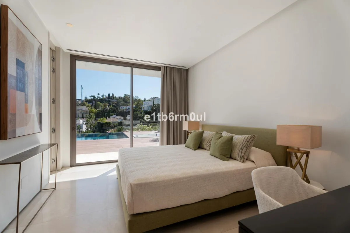 26d08303-767b-44af-becb-6770f97cf5d0