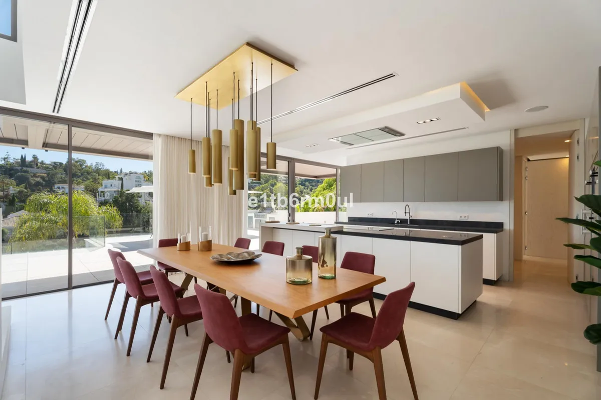 9477b828-803a-4ac4-a83e-998861b635fb