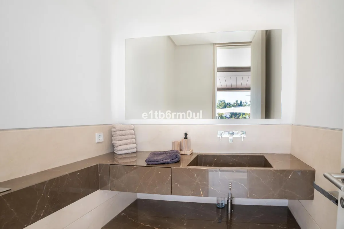 f2d8fb7b-0d85-4683-814f-3eb2ac1de5e5