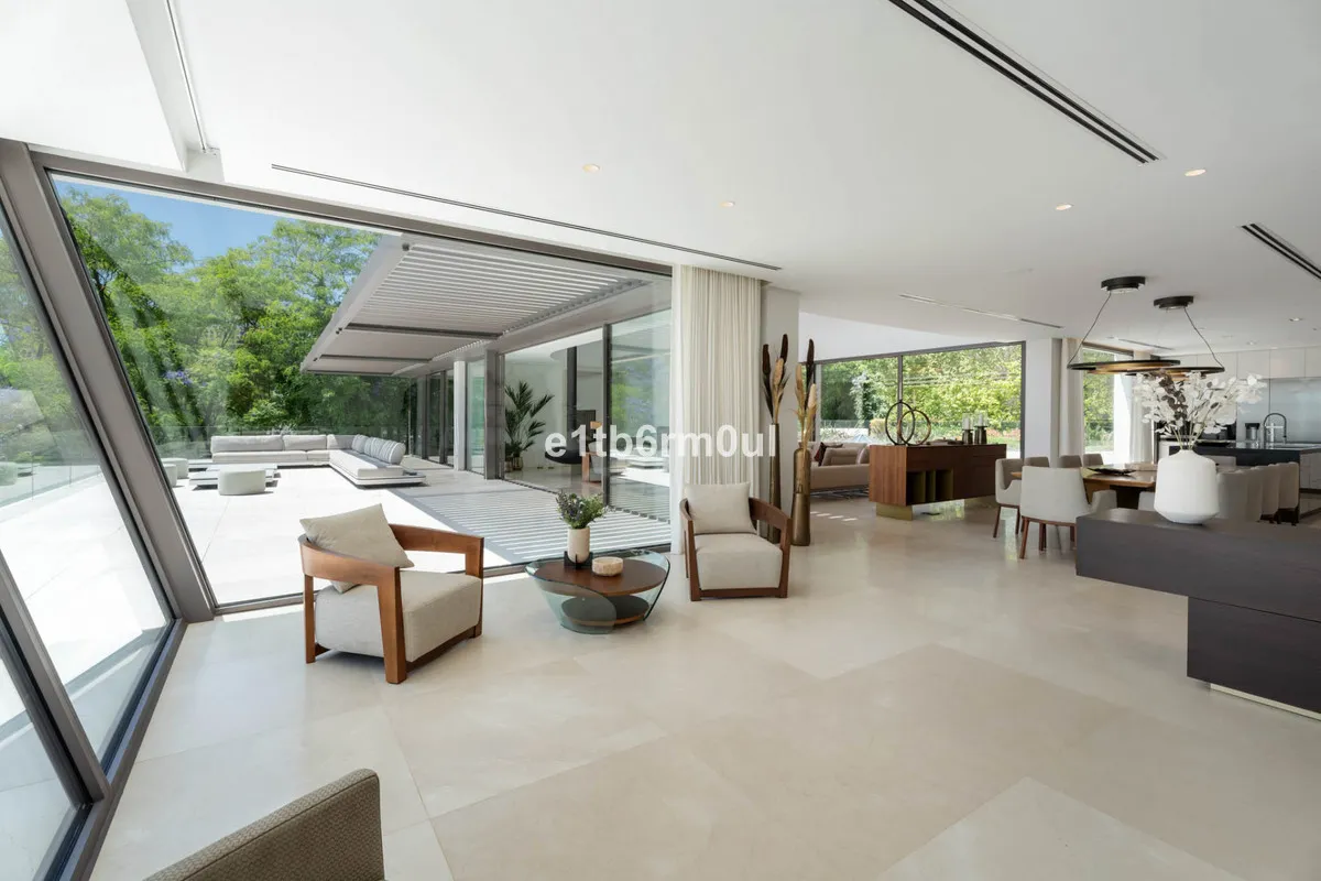 6ae589dd-f56d-4a70-b562-60fc306cb490