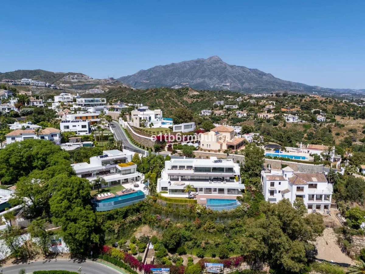 9ef8d3fa-203d-4a7a-85fc-6d5e03952e64