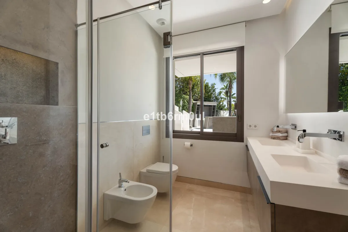 f40f60d3-7321-4fc7-9386-5af5c73efcd3