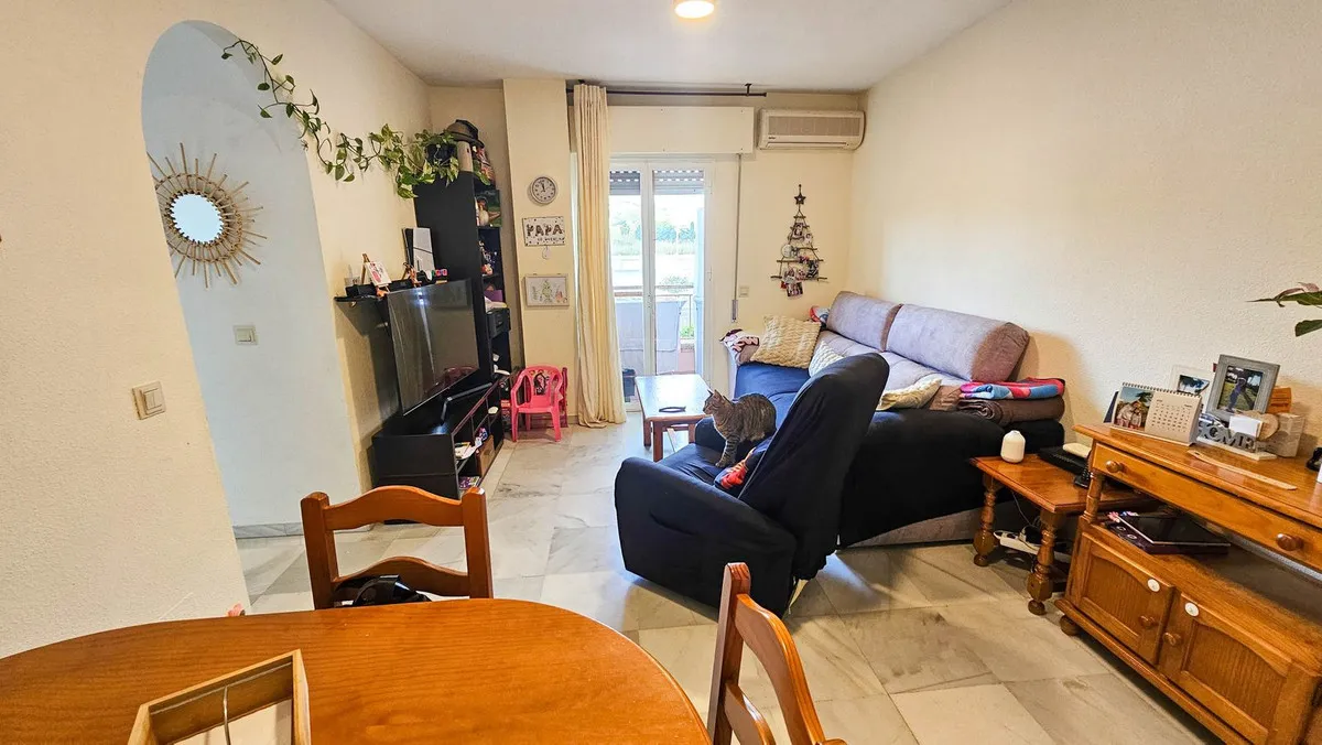 c879dd7f-1f12-425d-abe9-15dbefc60d11