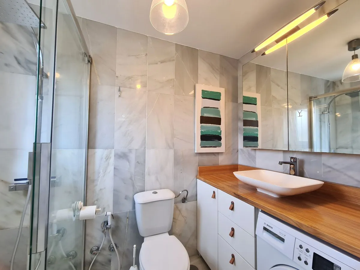 a2d8d57d-d833-4951-b555-921ece3e1034