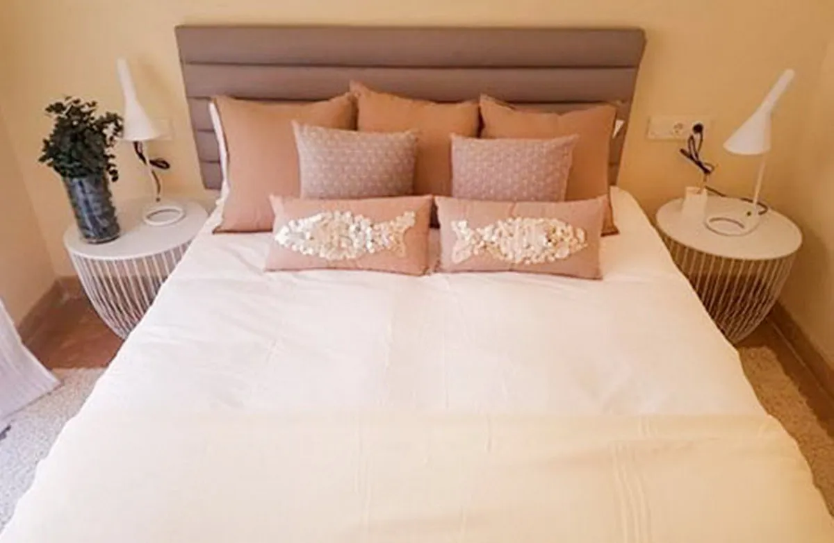 1dd73dfc-1d8f-47e9-a9f4-9c574ce3ae39