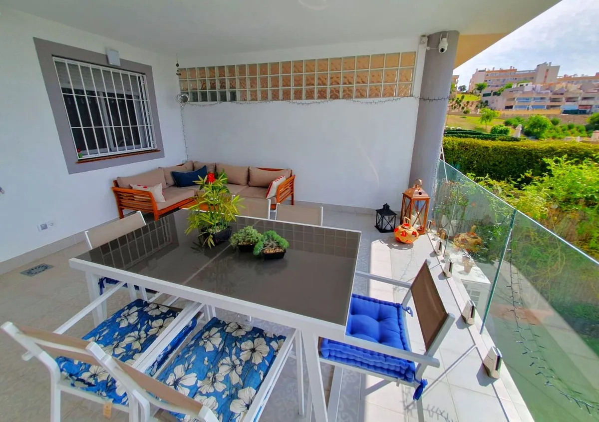 c8d5f6d9-6b2c-4fb3-b561-9070e4bff013