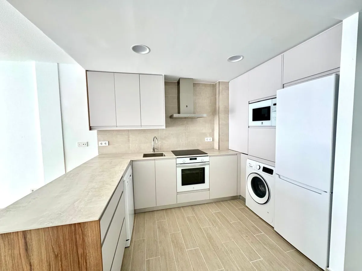 689ae1c6-2d4c-4e33-8619-5aa9a914afd4