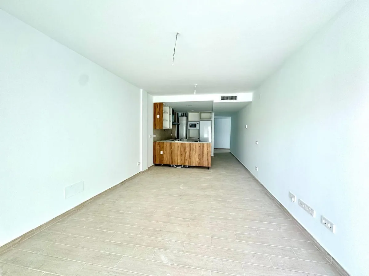 b2b8e9ef-e542-4696-9c10-aa1ff377774d