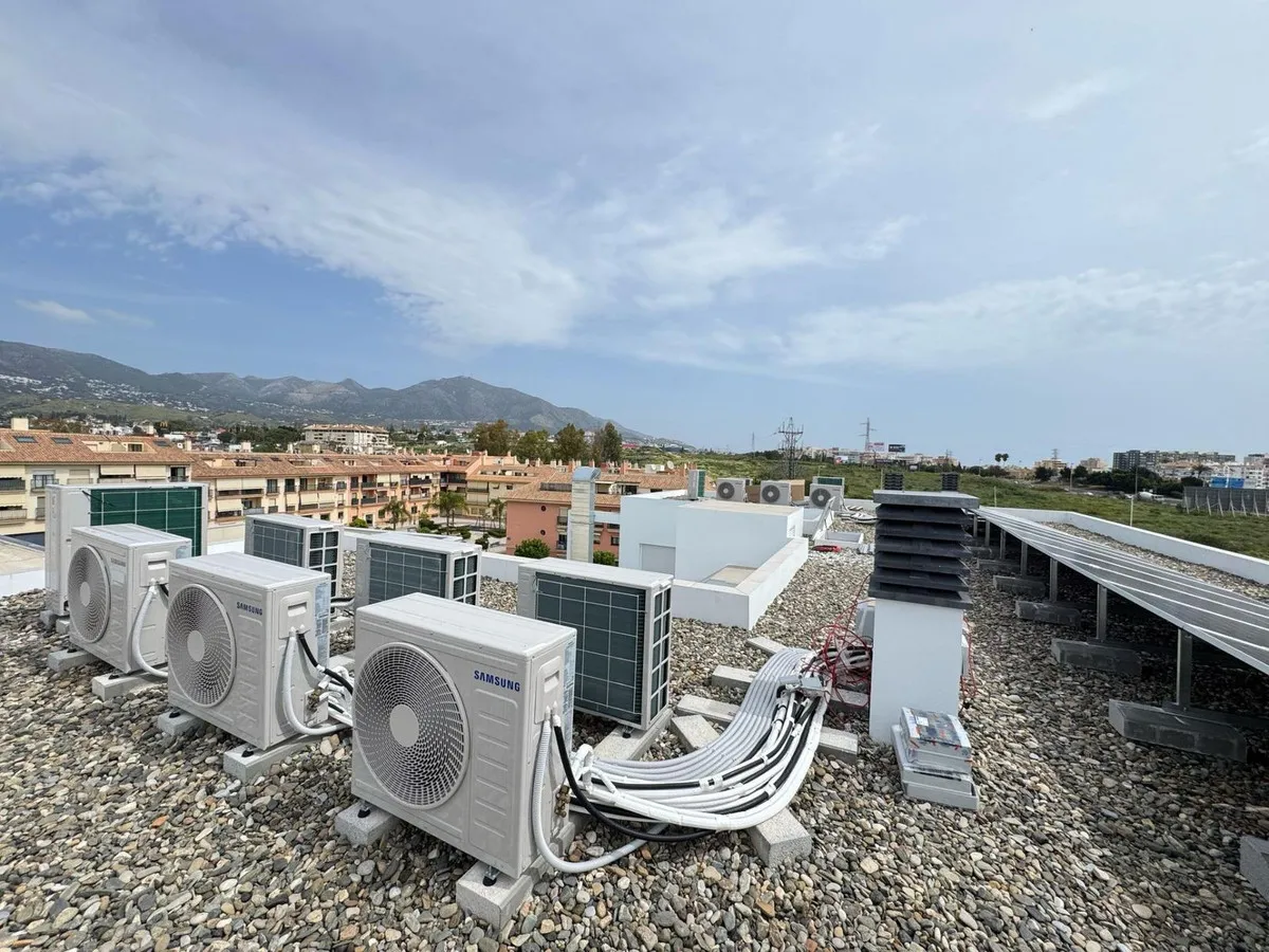 16d01efa-fa76-4c63-b142-3040893495bc