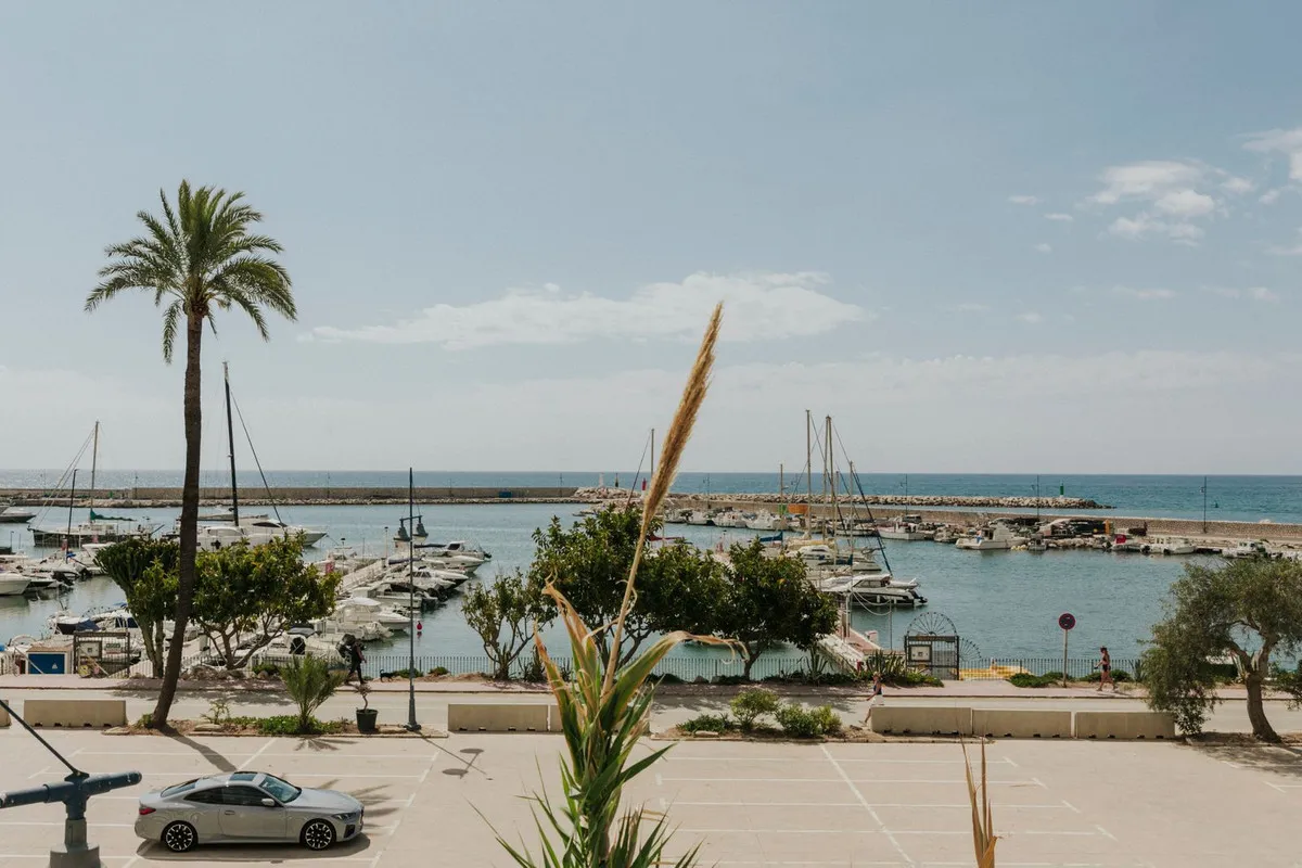 19c9182d-f572-4fdf-b7c0-465c5ea85a11