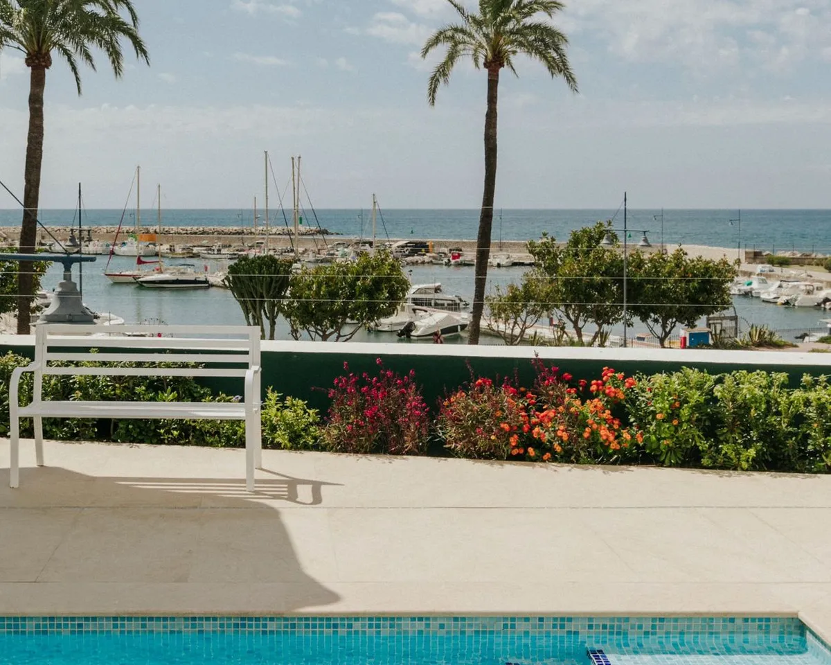 301ca060-5bf6-4267-8246-67e02f58e4f2