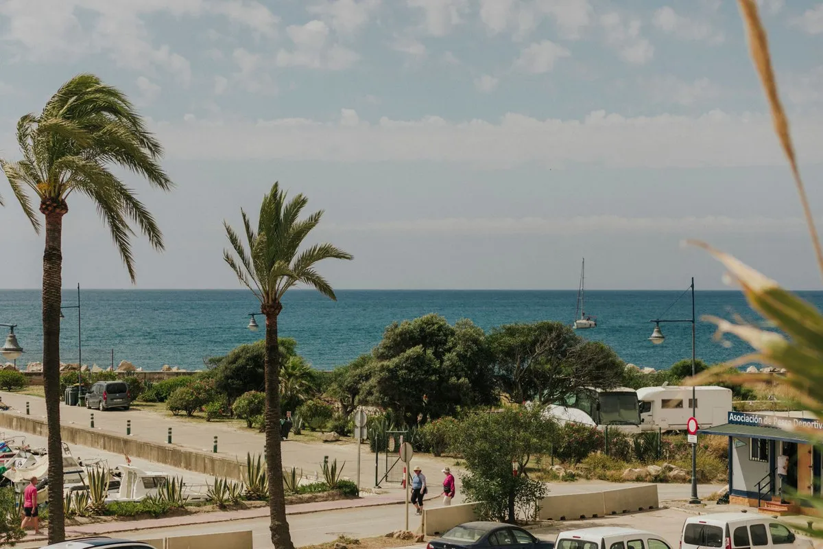 ca2ac976-2dfc-4b97-995a-3544a4d09da0