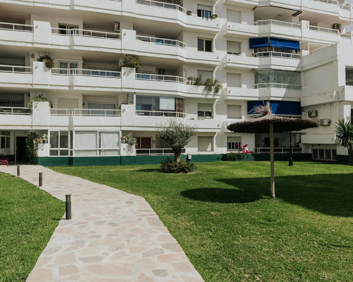 f9eab427-f400-438f-95ef-282af542a06a