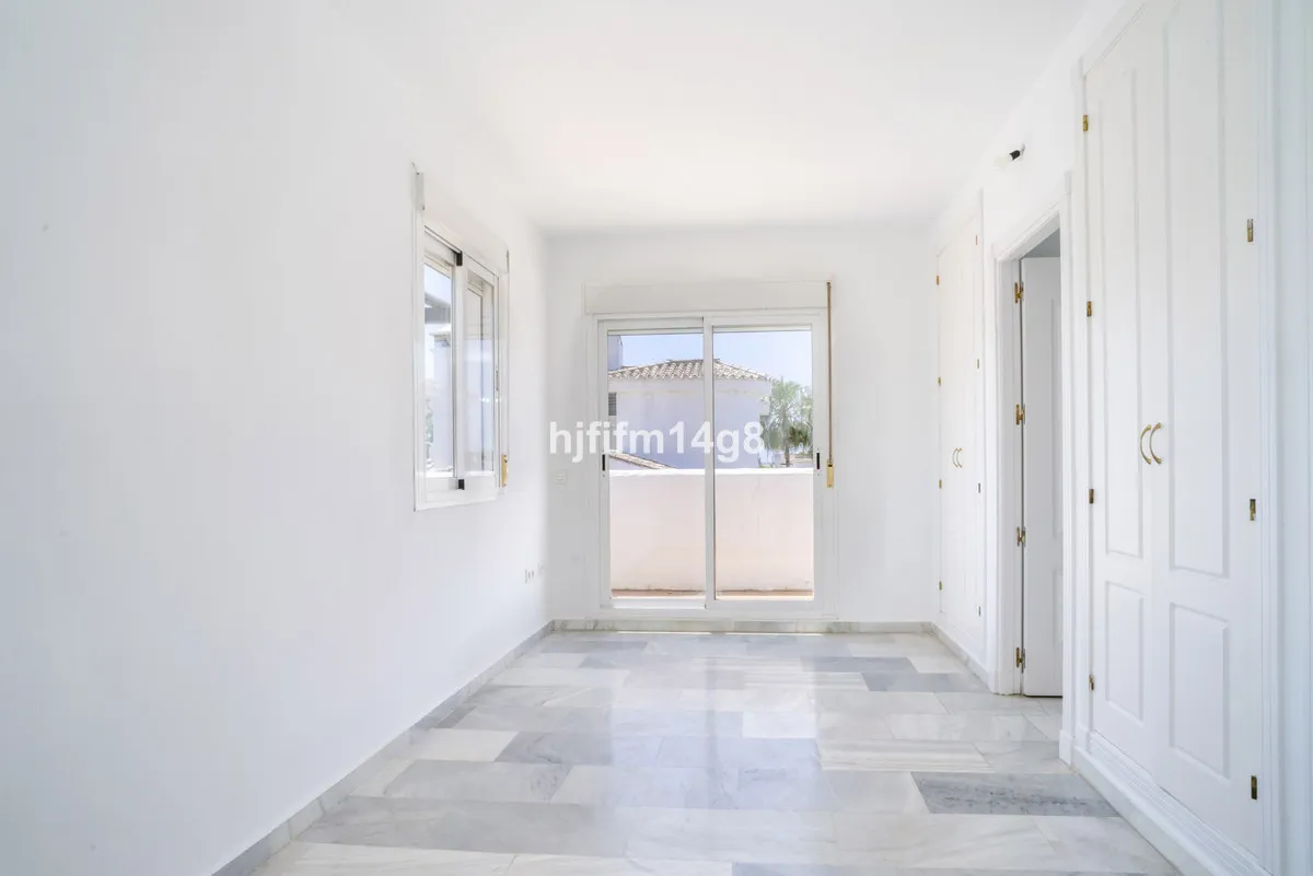 579394c4-5a71-4873-9e78-8831d208f09c