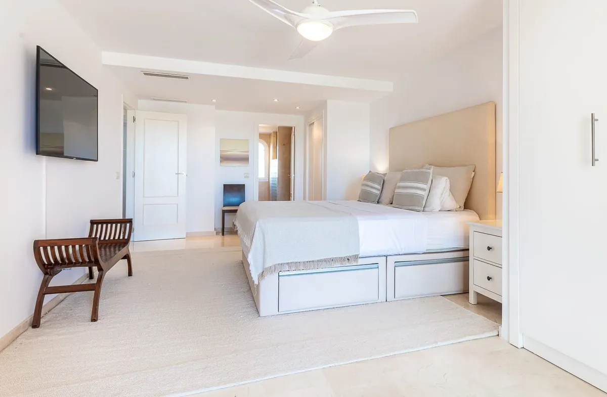 84a12937-5c3e-403e-a987-bafc73b41dcf