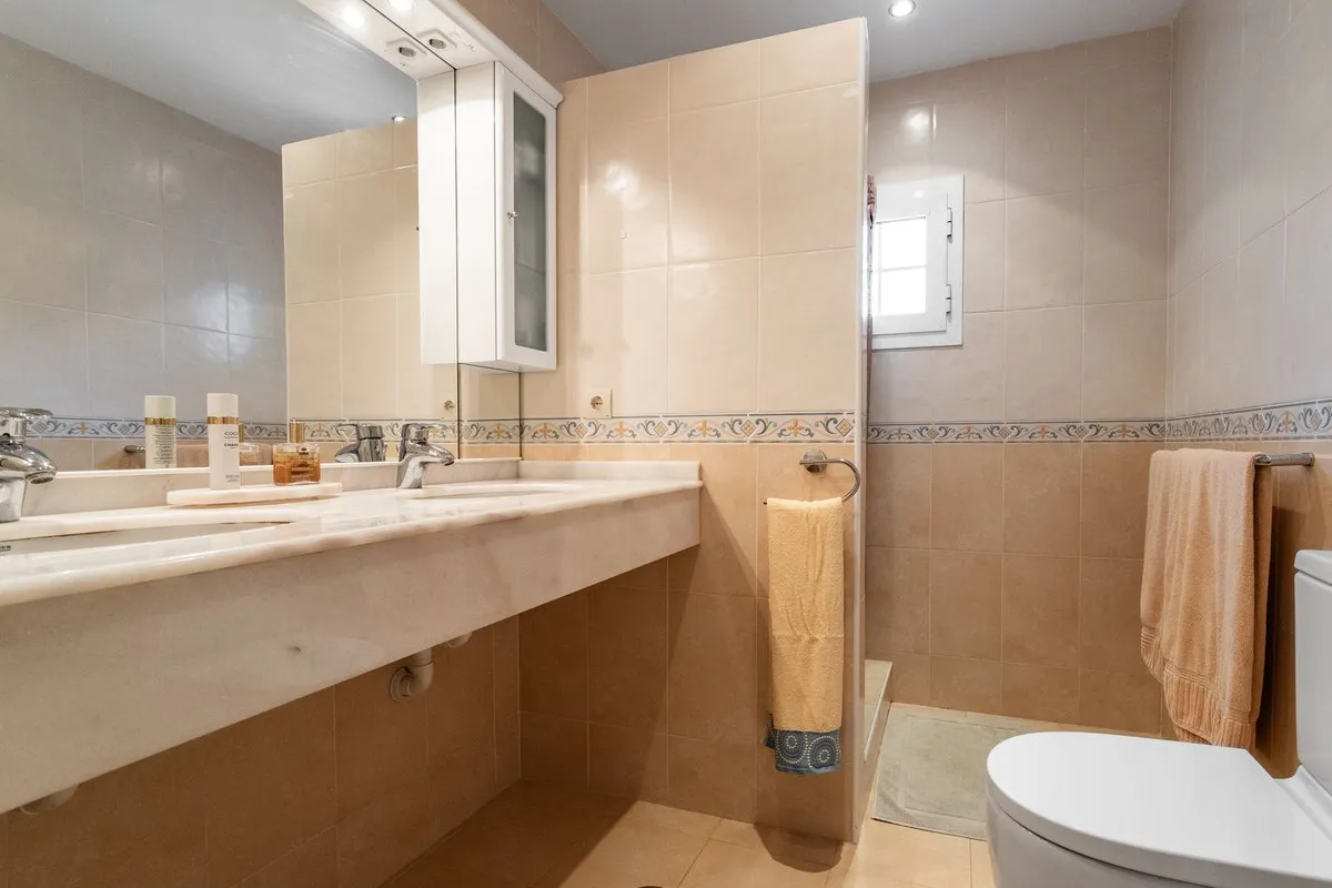 1371160f-fc28-4b73-9b0f-aebc4e0a2b29