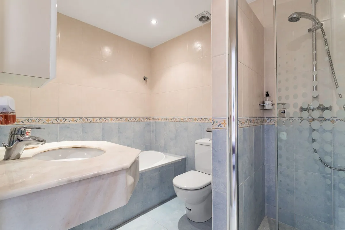 aaa6eed8-72c2-4d0d-aa1c-342a4e70899b