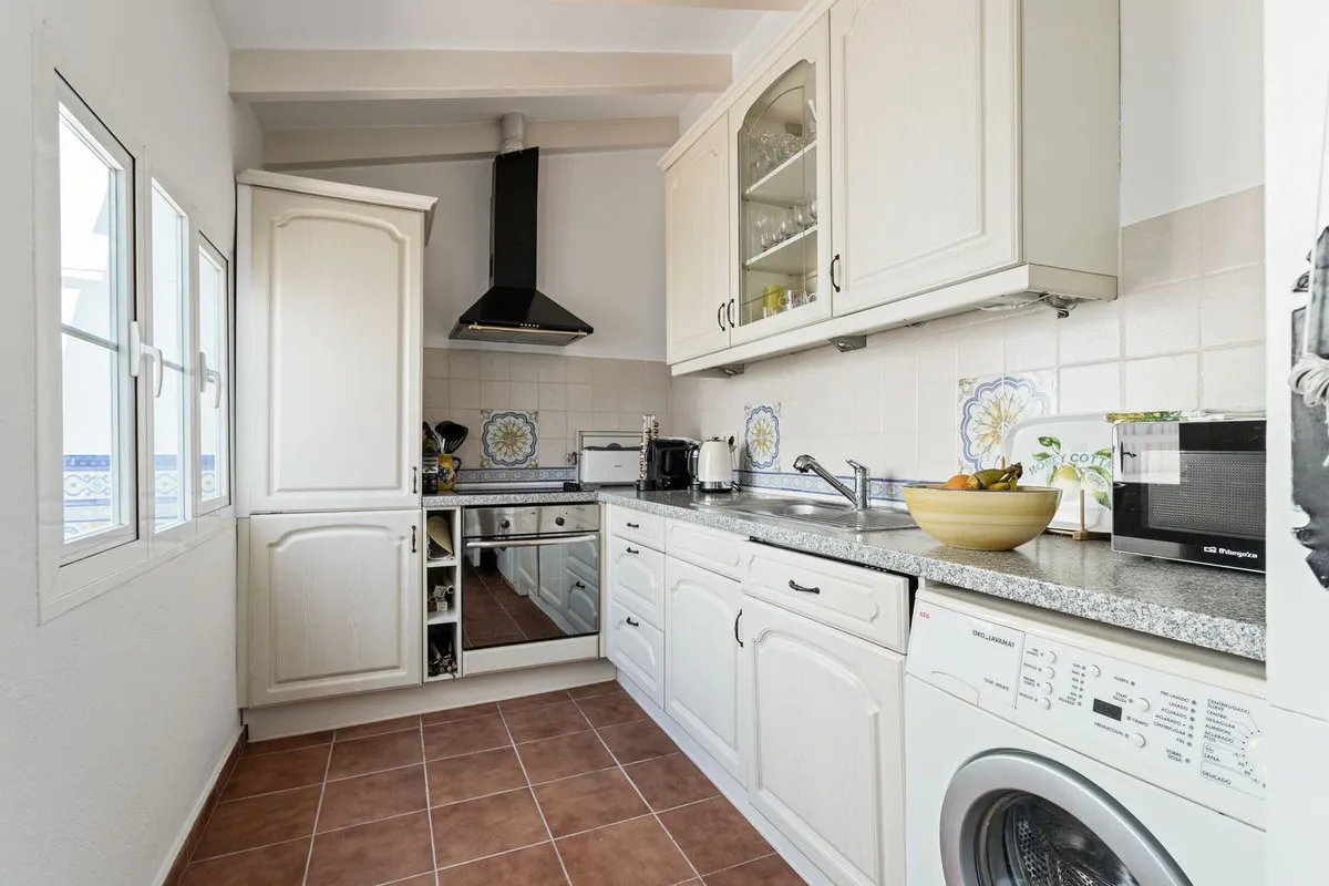 d2d11f16-e16e-44f8-85b4-7618c8c568ed