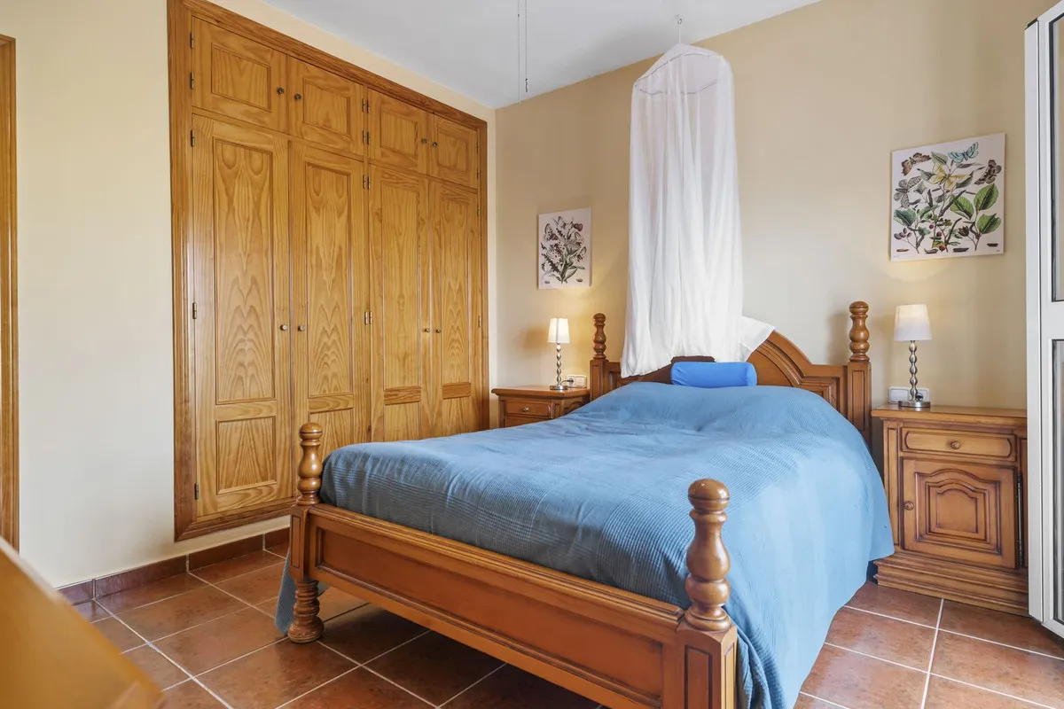 de9ac6a8-d203-48bd-83f1-1a6f5874c5e0