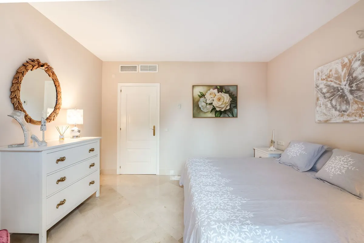 40c43d55-5f15-482d-9aae-d4fc29683e8d