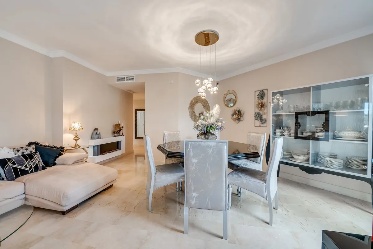 d5e8bcae-f156-4b18-9899-c57a609b3e13