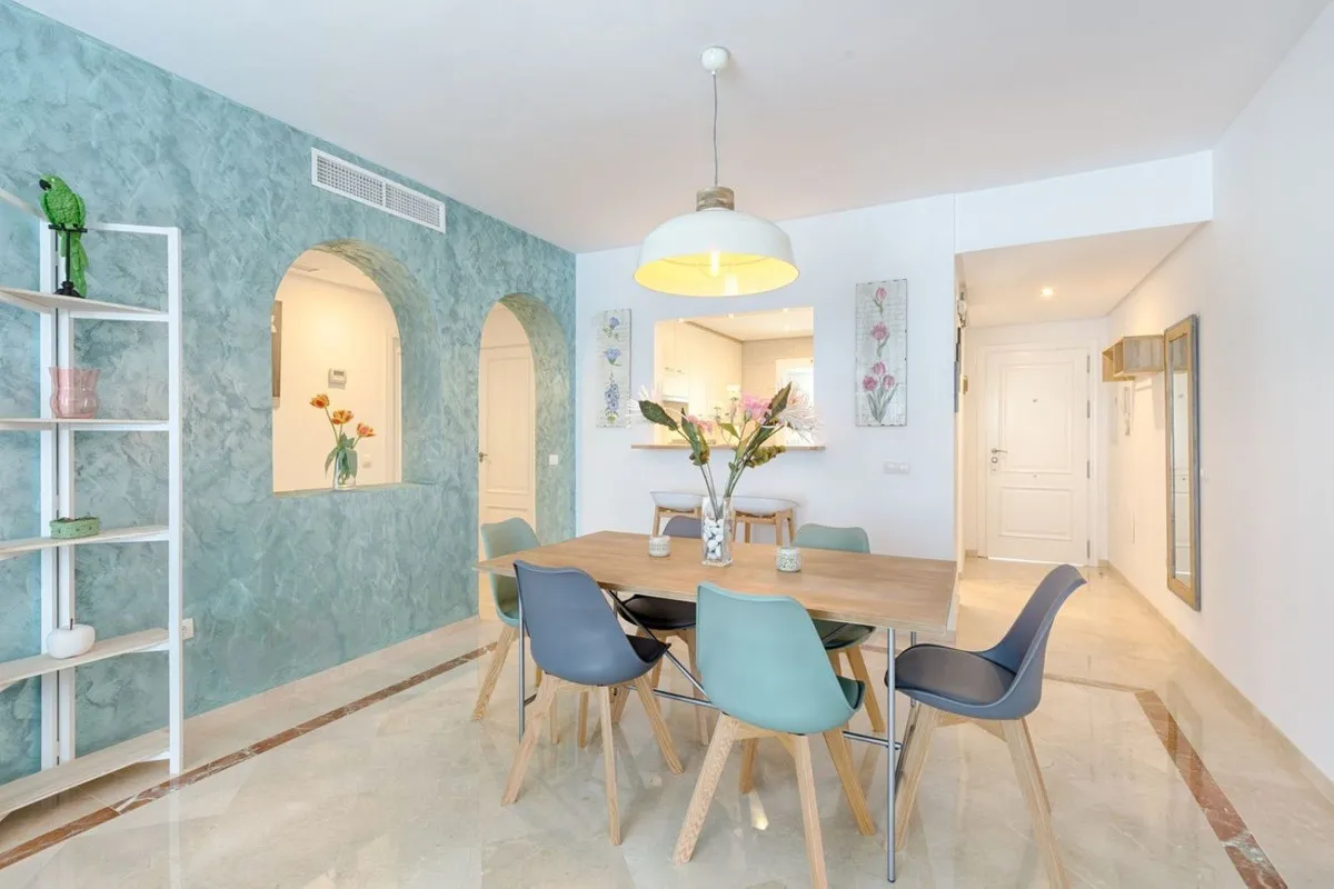 c9304ffb-2aa5-43d8-ba02-726d5245f796