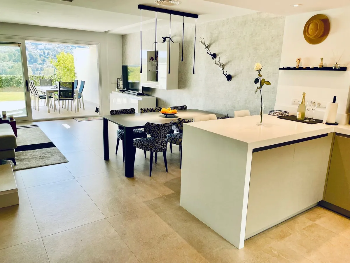 56afc4a2-5c08-482f-9452-e651bf8edaf2