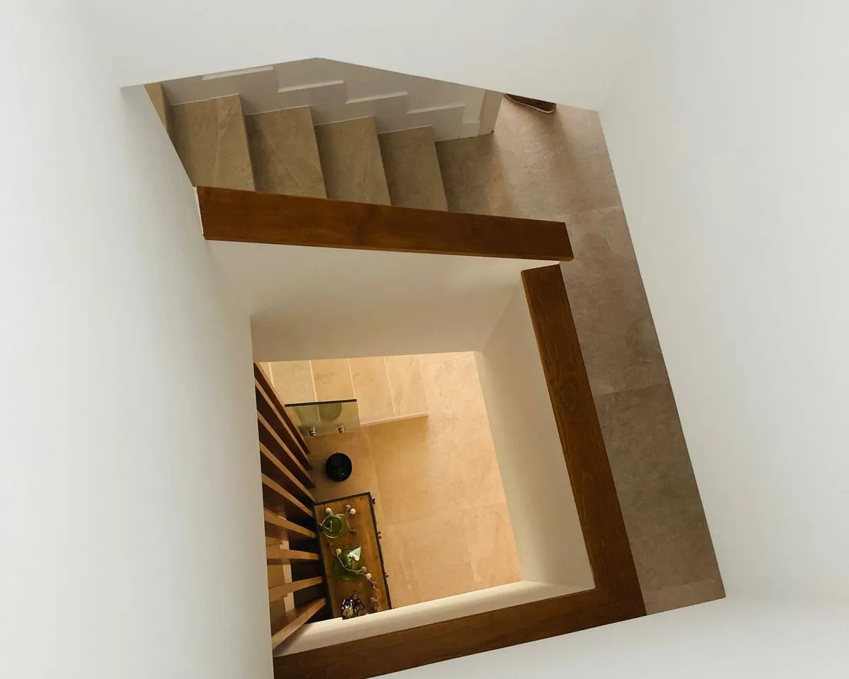 5c046c8a-570d-4f69-9ef9-9f86563bd3e7