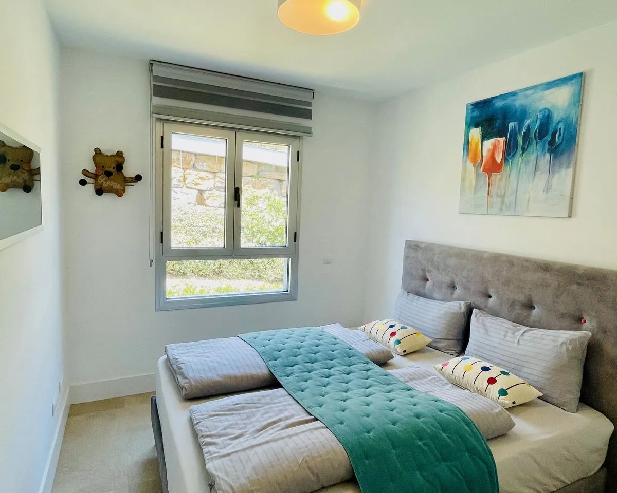 aff0f847-8c6d-41af-a00c-ab2770672e4b