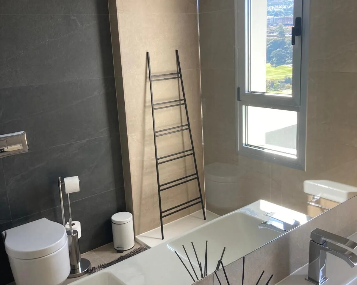 bd766480-e816-4bc6-b896-488f59e0b79a