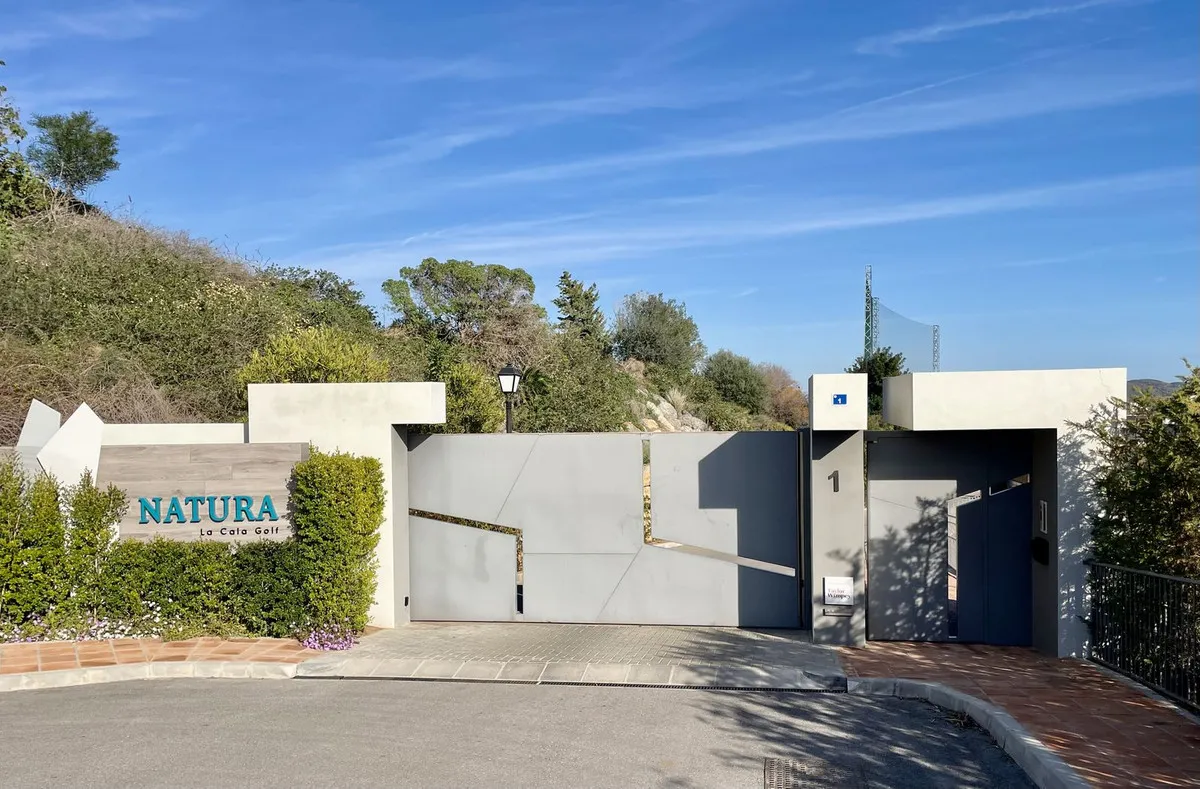 c4033929-f222-421c-bcd8-9b1d1bd3c194