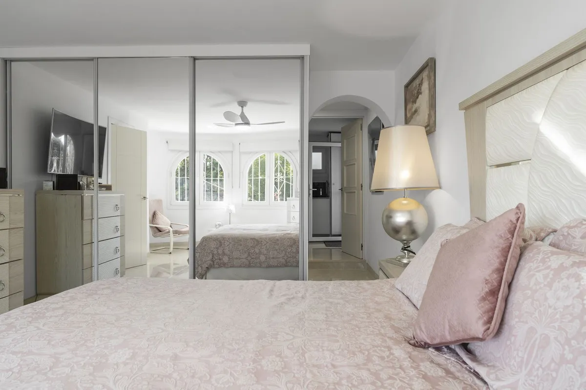 d98ce4f0-b14e-4f16-8d6b-ff0d7e57f32d