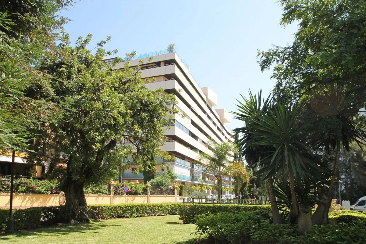 9e1a7ffb-9df4-4aff-a2c7-5d871066fea6