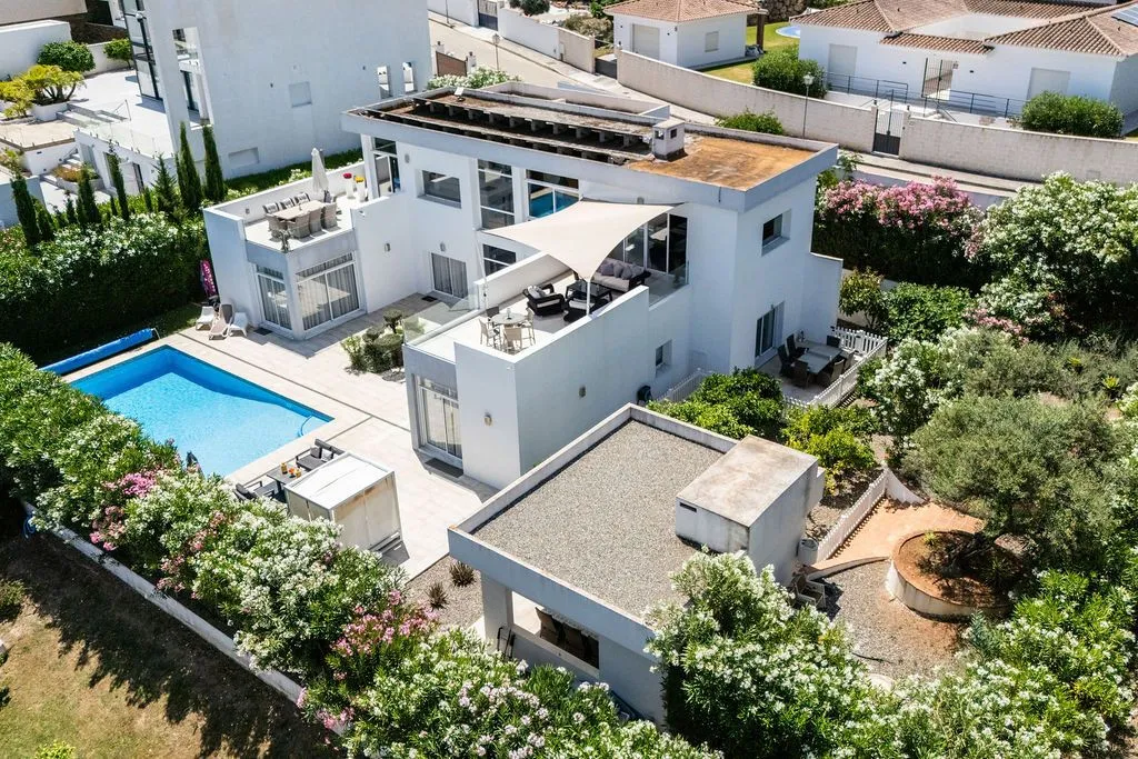 0a61dc5a-c848-4bbc-9489-8eda132d234d