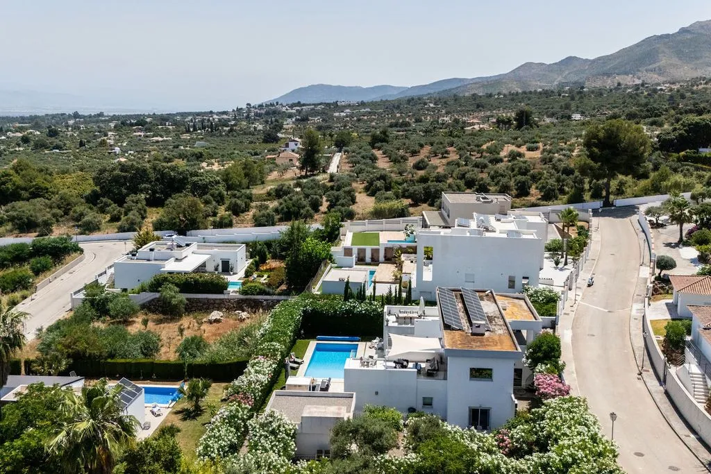 380cc003-4050-4294-be48-a9b4de46ed9e