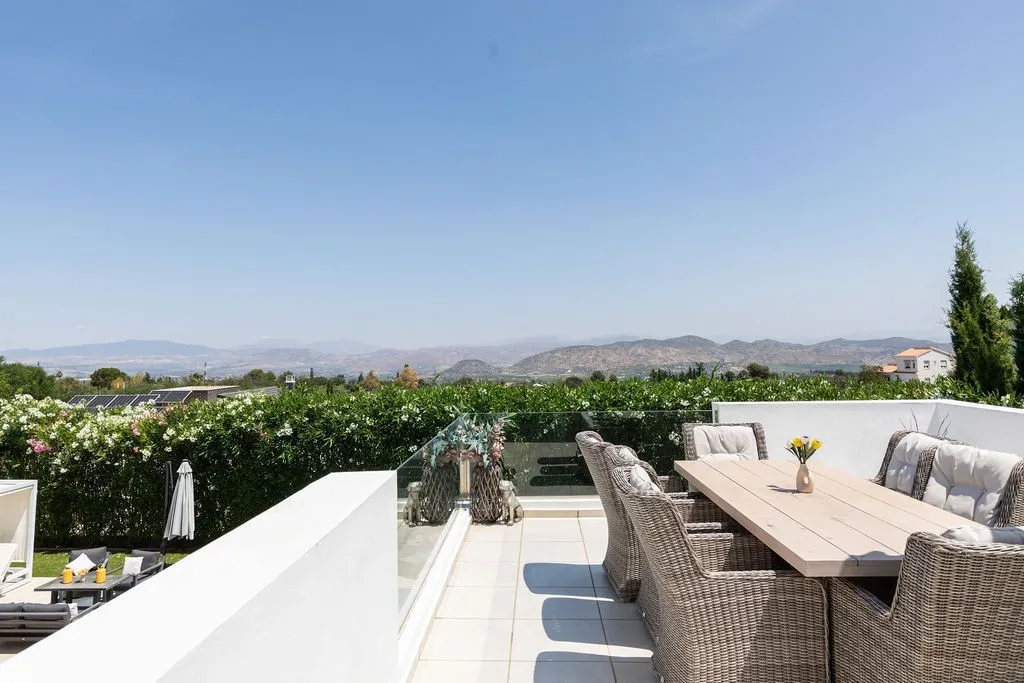 81908576-3135-4ffc-8e70-29e9e0f0cbdc