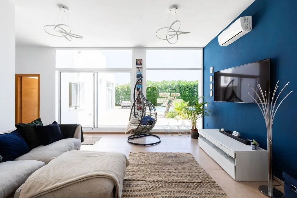 9f33dd97-8999-4e74-b4b5-97945b0426ef