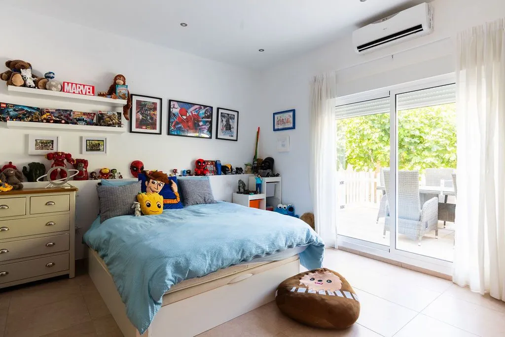 ad9e4e05-7123-4fa0-ad87-c2403348c170