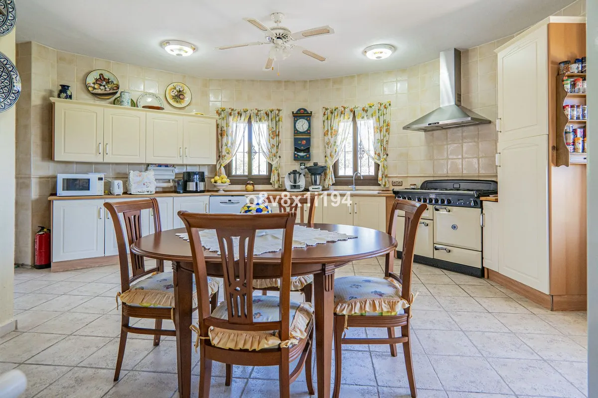 18edce43-eda9-4b2c-bd93-5d4a69492a8d