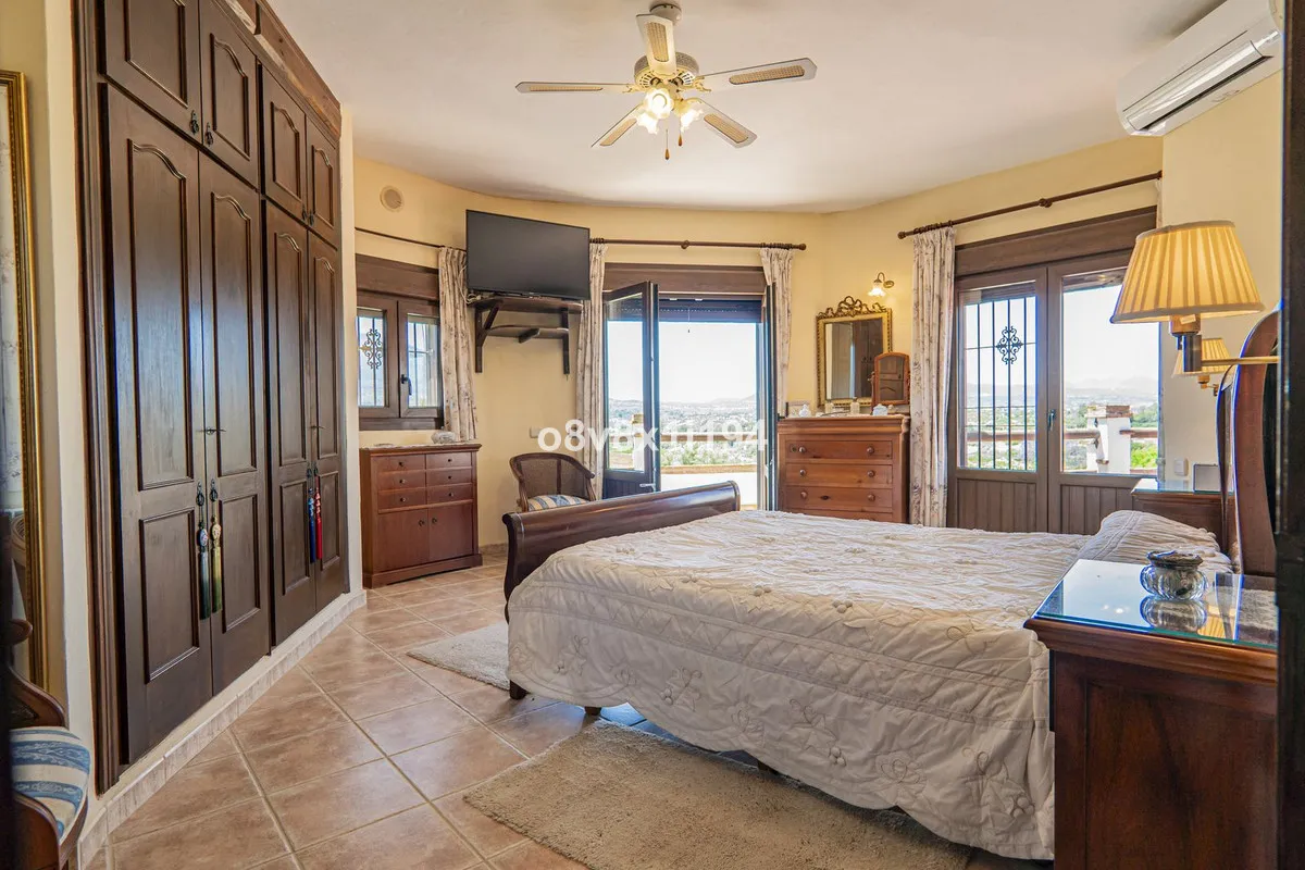 6edf0340-9541-4f72-a0c9-7b966c52485b