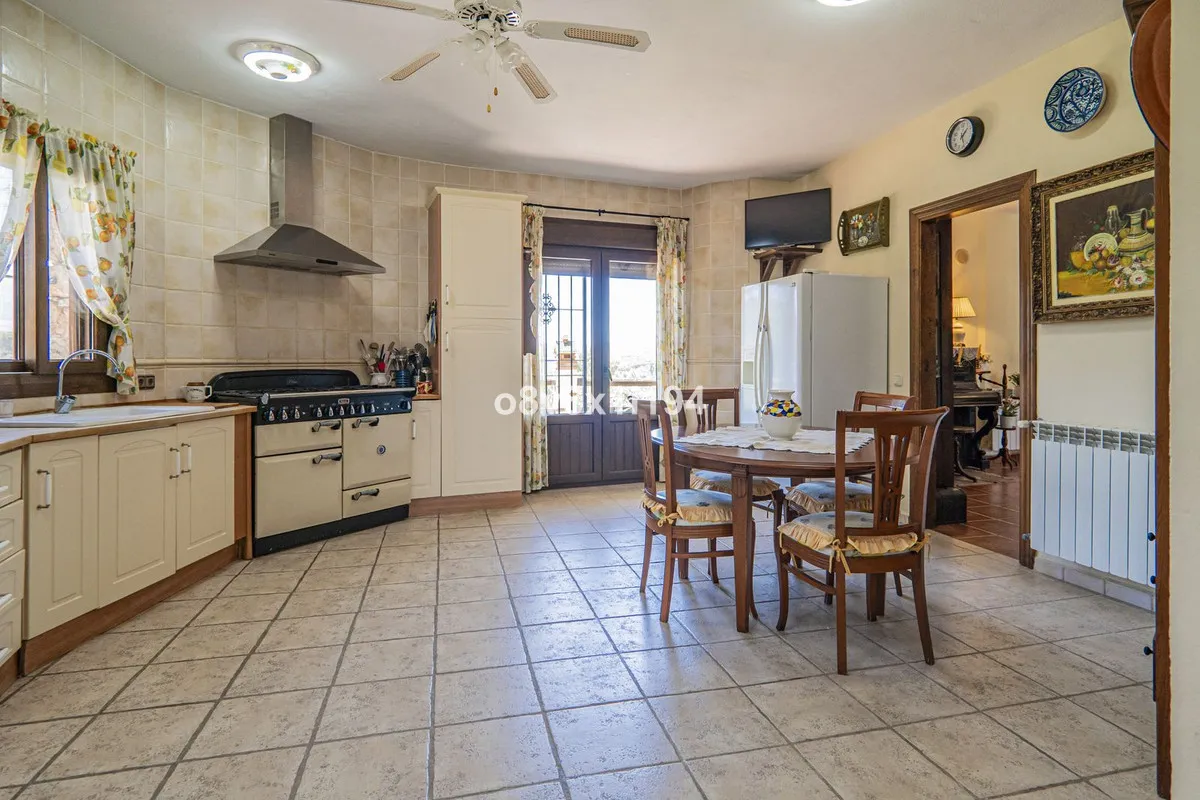 b601fb25-d176-4eec-8de0-dc884ad61514