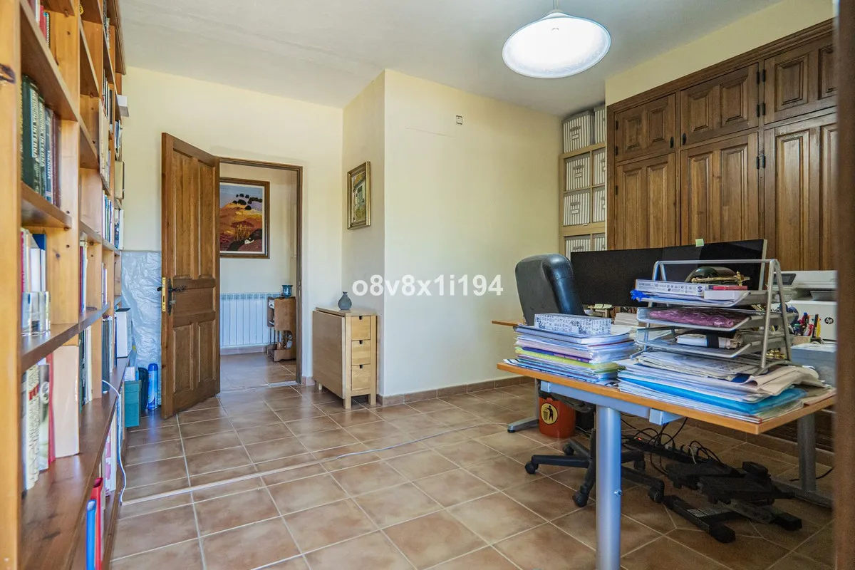 b6355b5a-1bc8-44e5-a995-f570c79802c0