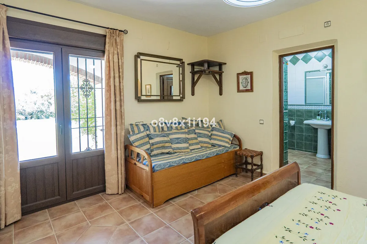 bcb4e2a0-c79d-4144-8023-2d590a97e5ff